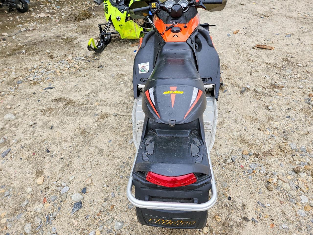 2004 Skidoo MX Z FAN 380