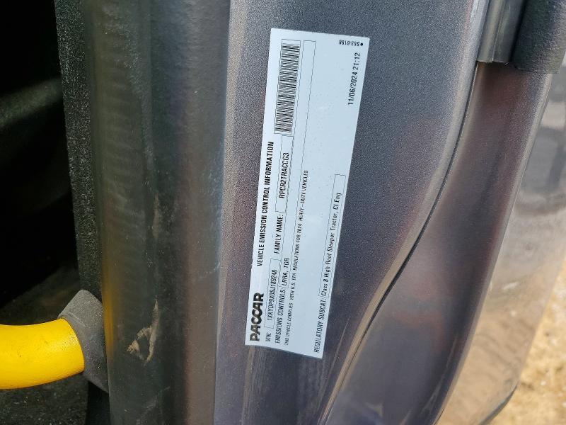 2015 Kenworth T680 Semi Truck