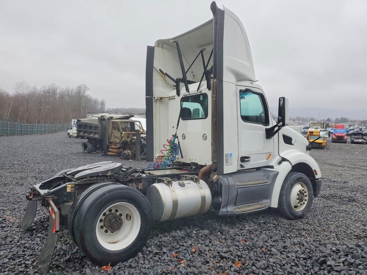 2016 Peterbilt 579 Semi Truck