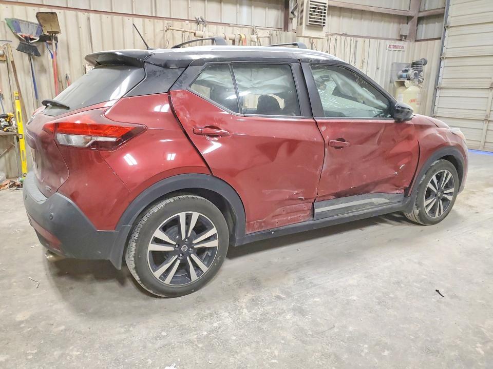 2020 Nissan Kicks sr