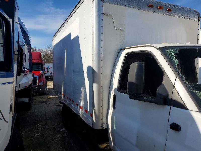 2005 GMC Savana box Truck