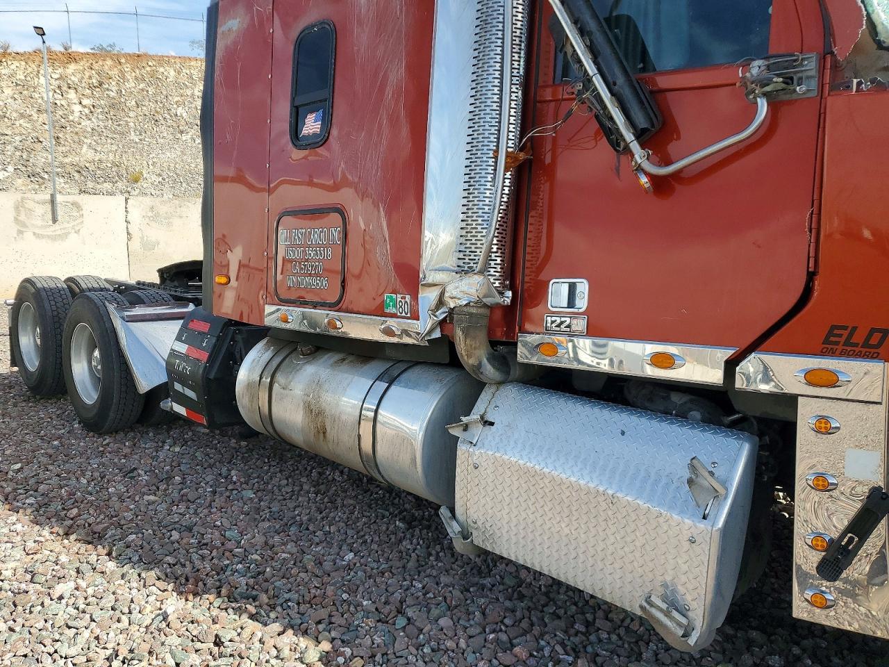 2022 Freightliner 122SD Semi Truck