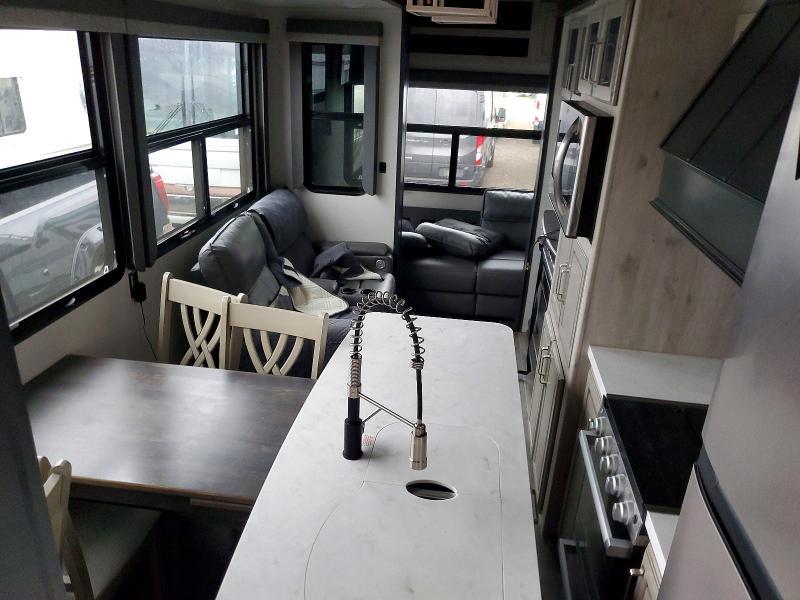 2022 Keystone 2022 Keystone Avalanche Camper