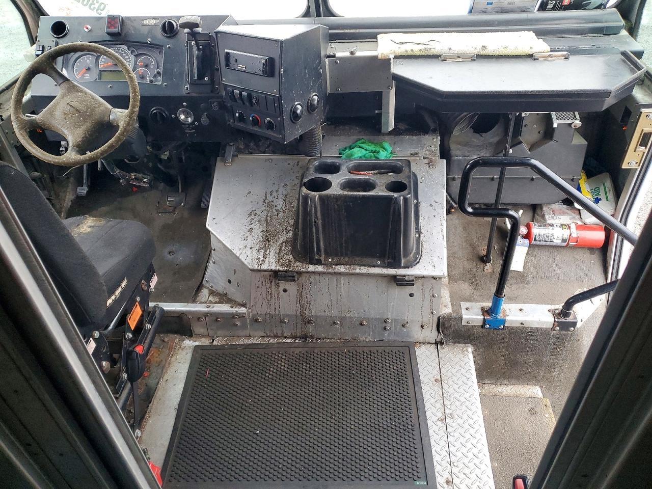 2011 Workhorse Custom Chassis 2011 Workhorse W62 Delivery Van