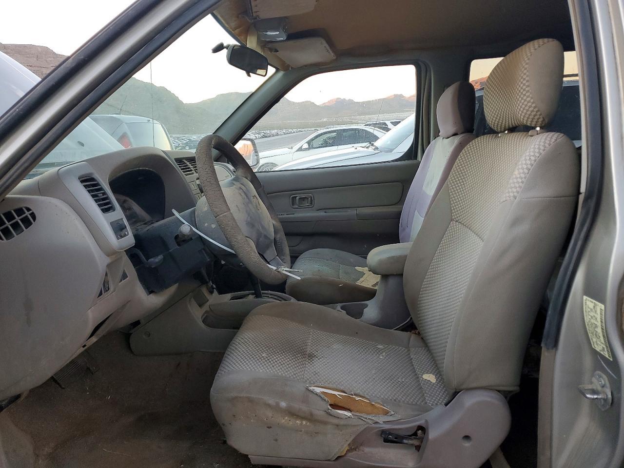 2001 Nissan Frontier XE