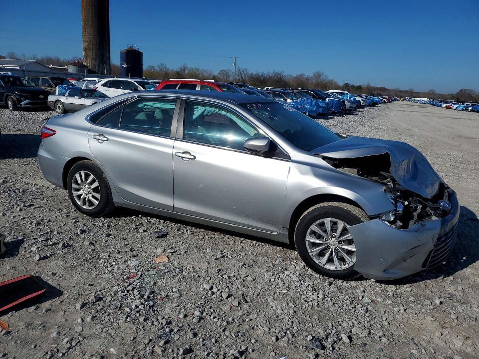 2017 Toyota Camry le