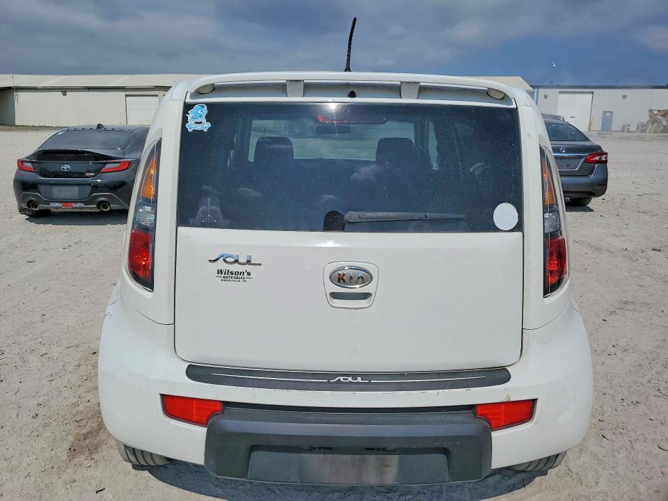 2010 KIA Soul +