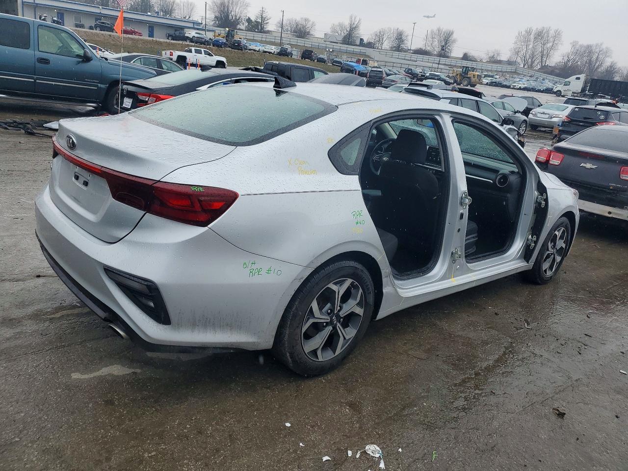 2021 KIA Forte lxs