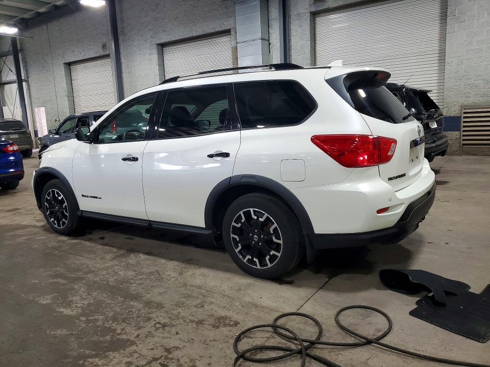 2019 Nissan Pathfinder sv