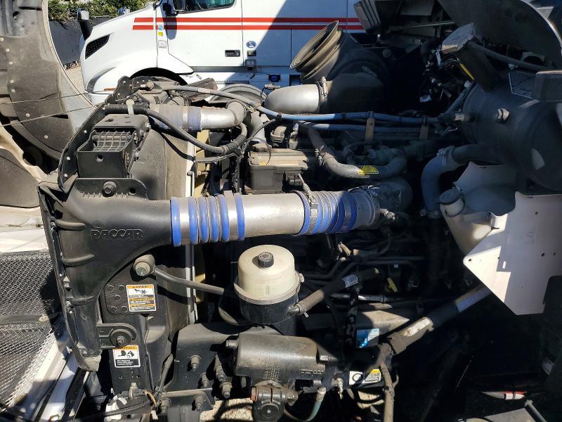 2016 Kenworth T370 Semi Truck