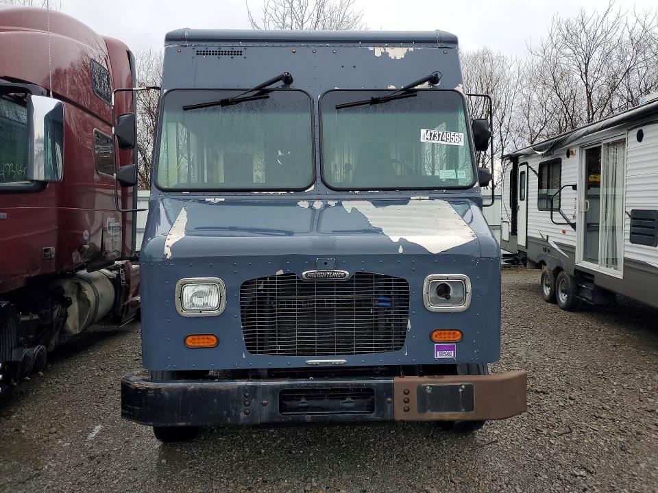 2020 Freightliner MT45G Chassis Delivery Truck