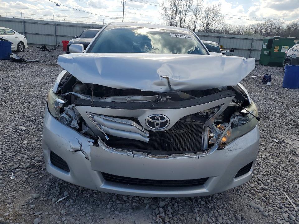 2011 Toyota Camry le