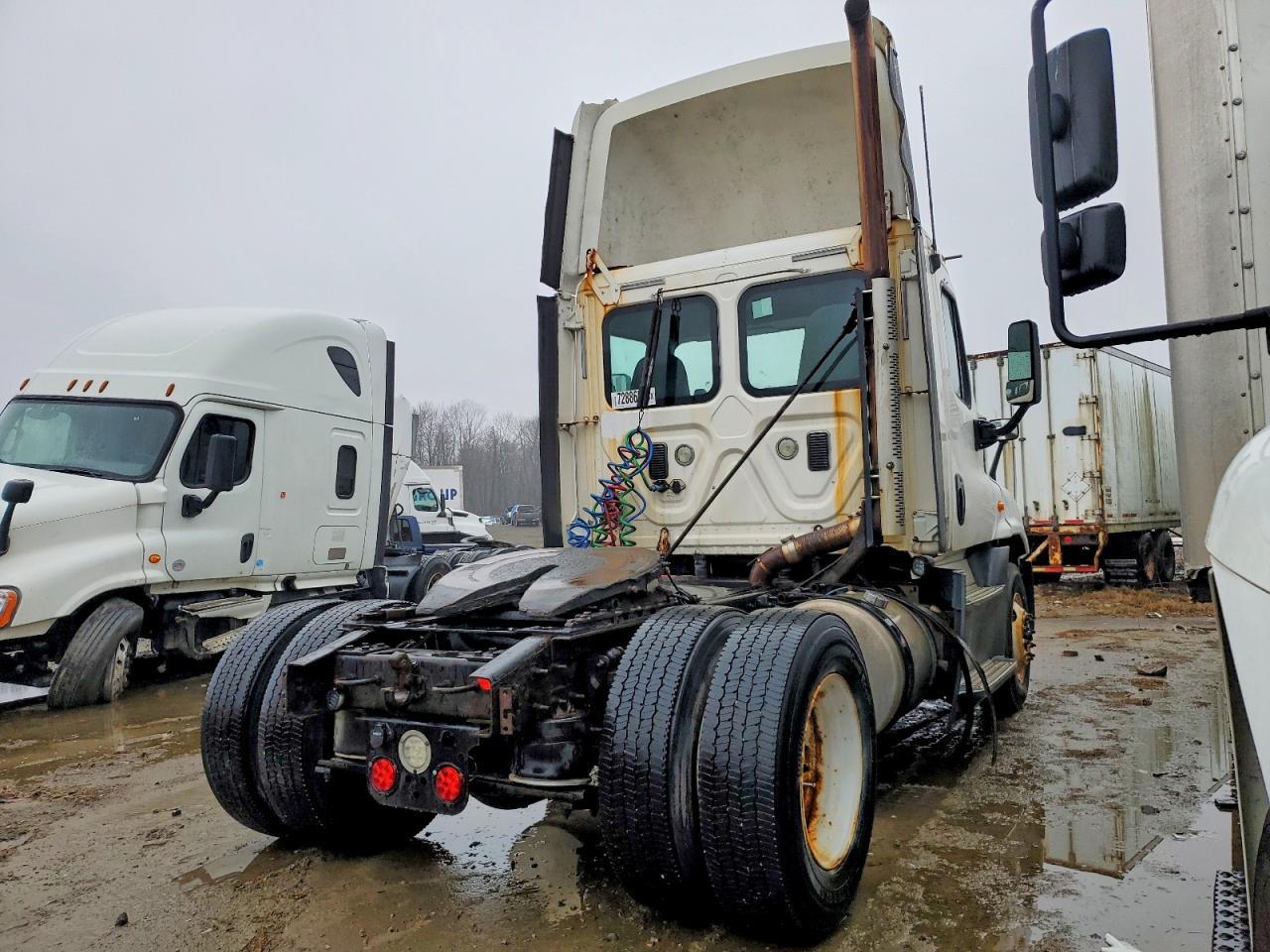 2016 Freightliner Cascadia 125 Semi Truck