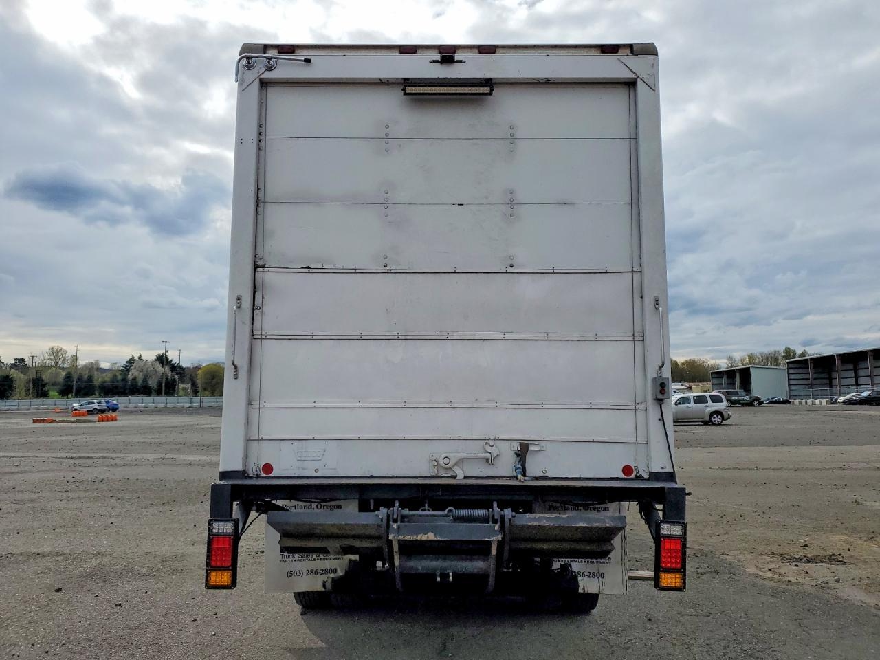 2011 Isuzu NQR BOX Truck