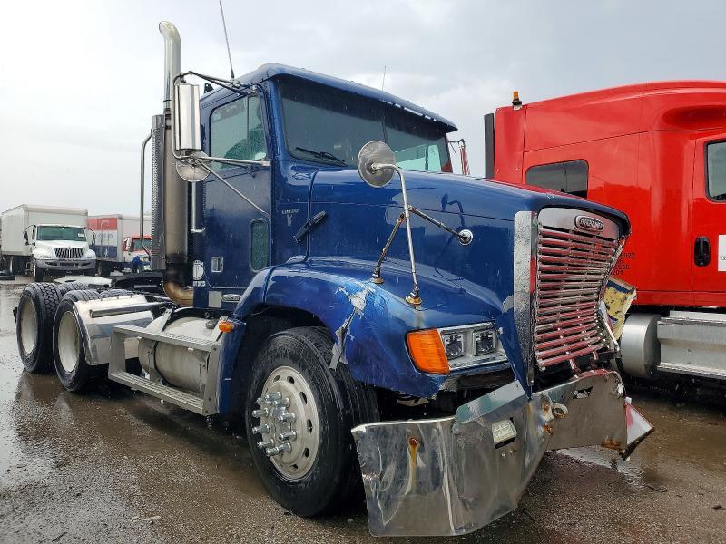 2002 Freigliner 2002 Freightliner FLD112 Semi Truck