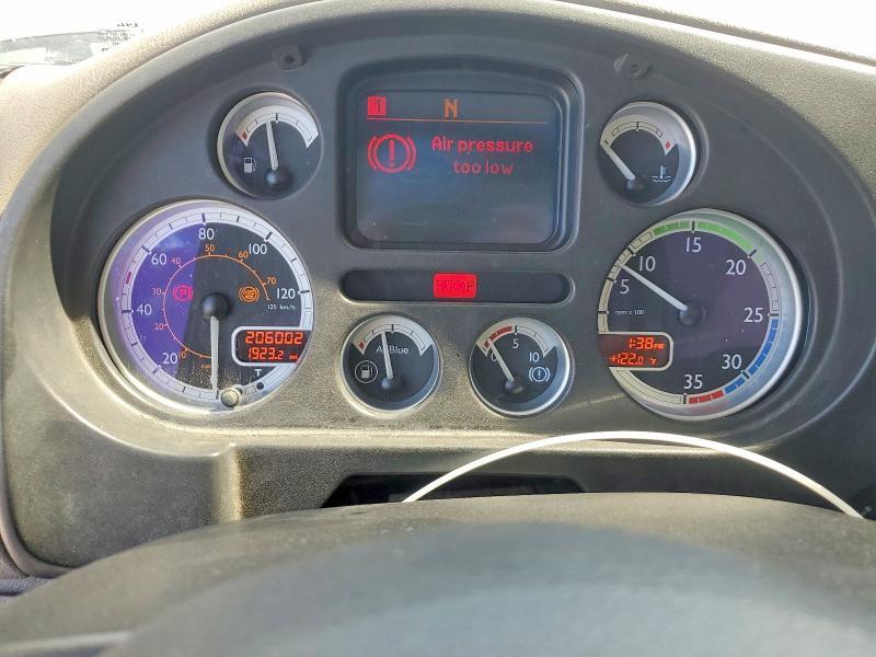 2014 Peterbilt 220 Refrigerated BOX Truck