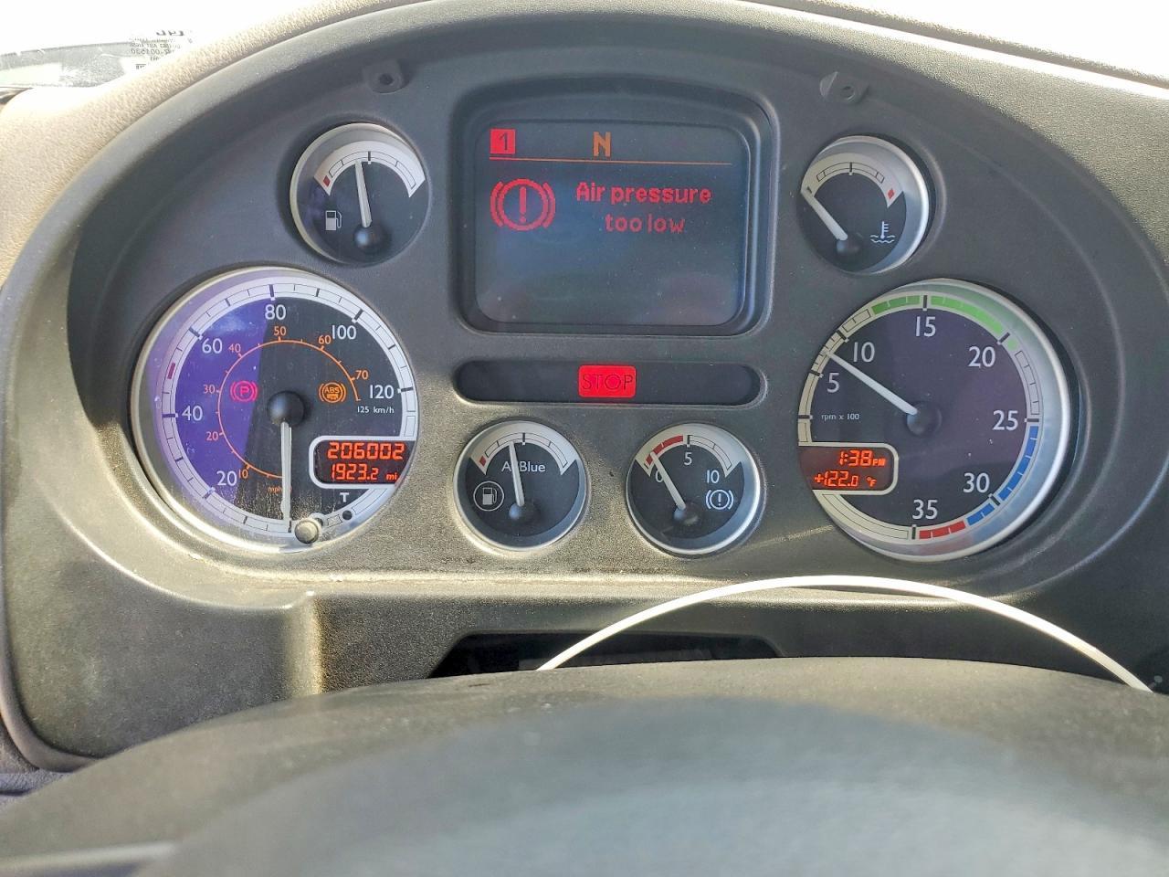 2014 Peterbilt 220 Refrigerated BOX Truck