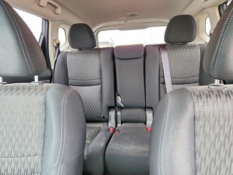 2017 Nissan Rogue sv