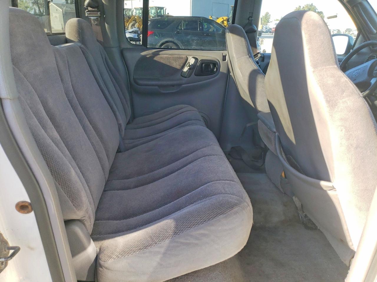 2000 Dodge Dakota Quattro