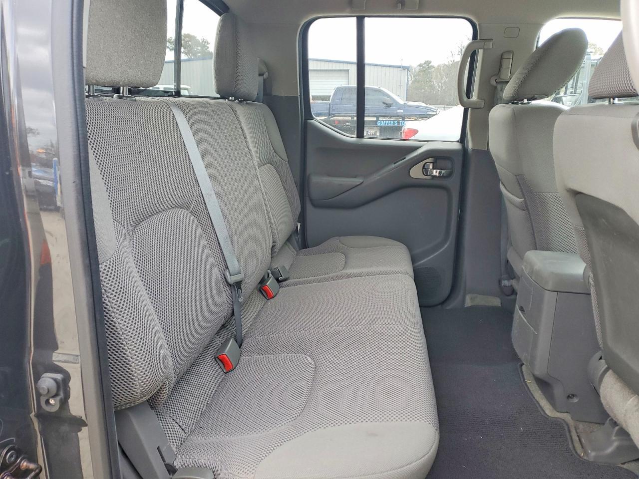 2014 Nissan Frontier SV