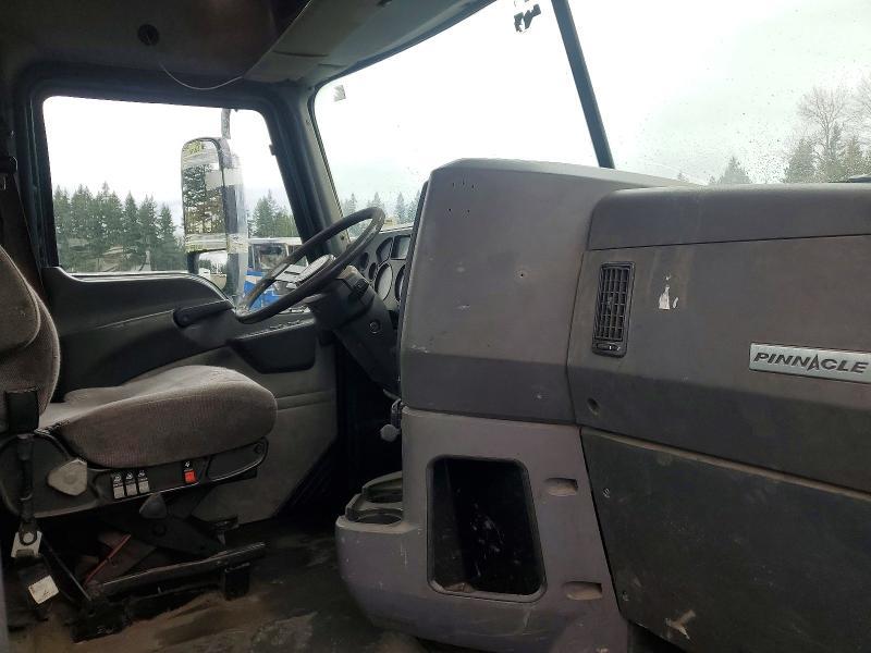 2017 Mack CXU612 Semi Truck