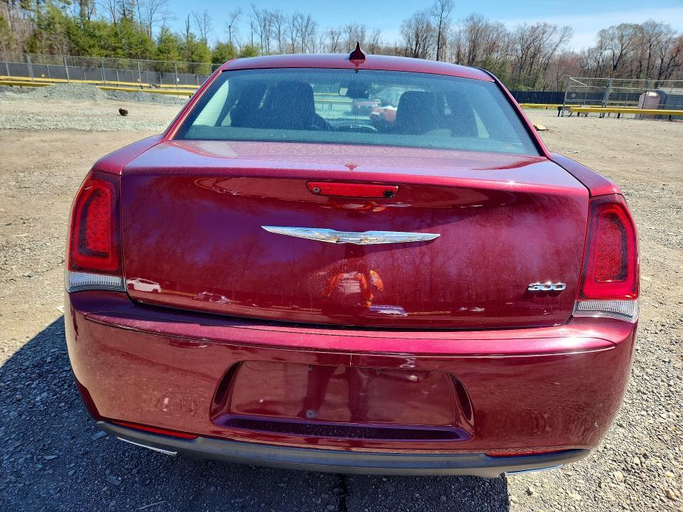 2018 Chrysler 300 Touring