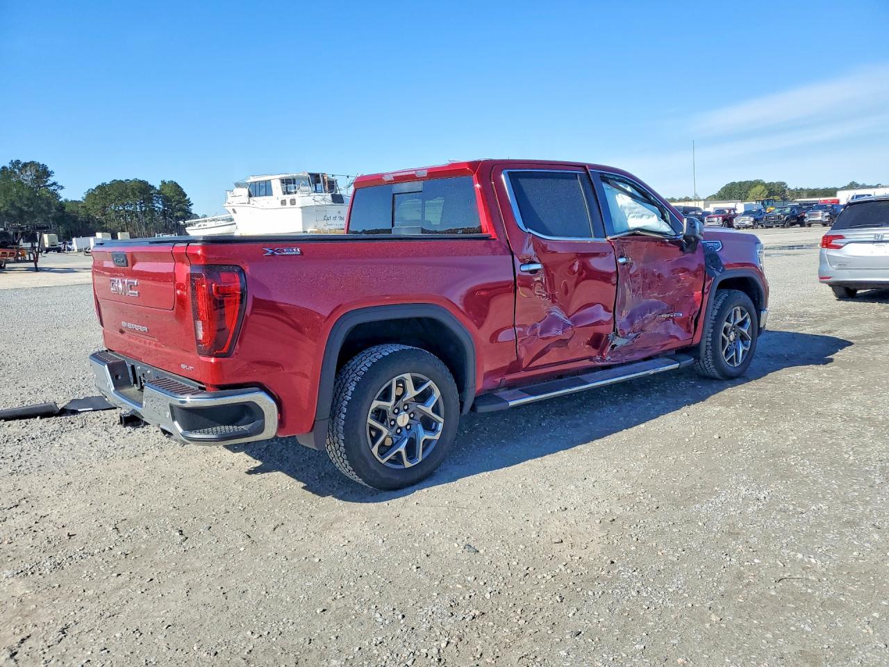 2025 GMC Sierra K1500 SLT