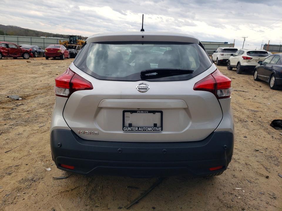 2020 Nissan Kicks s