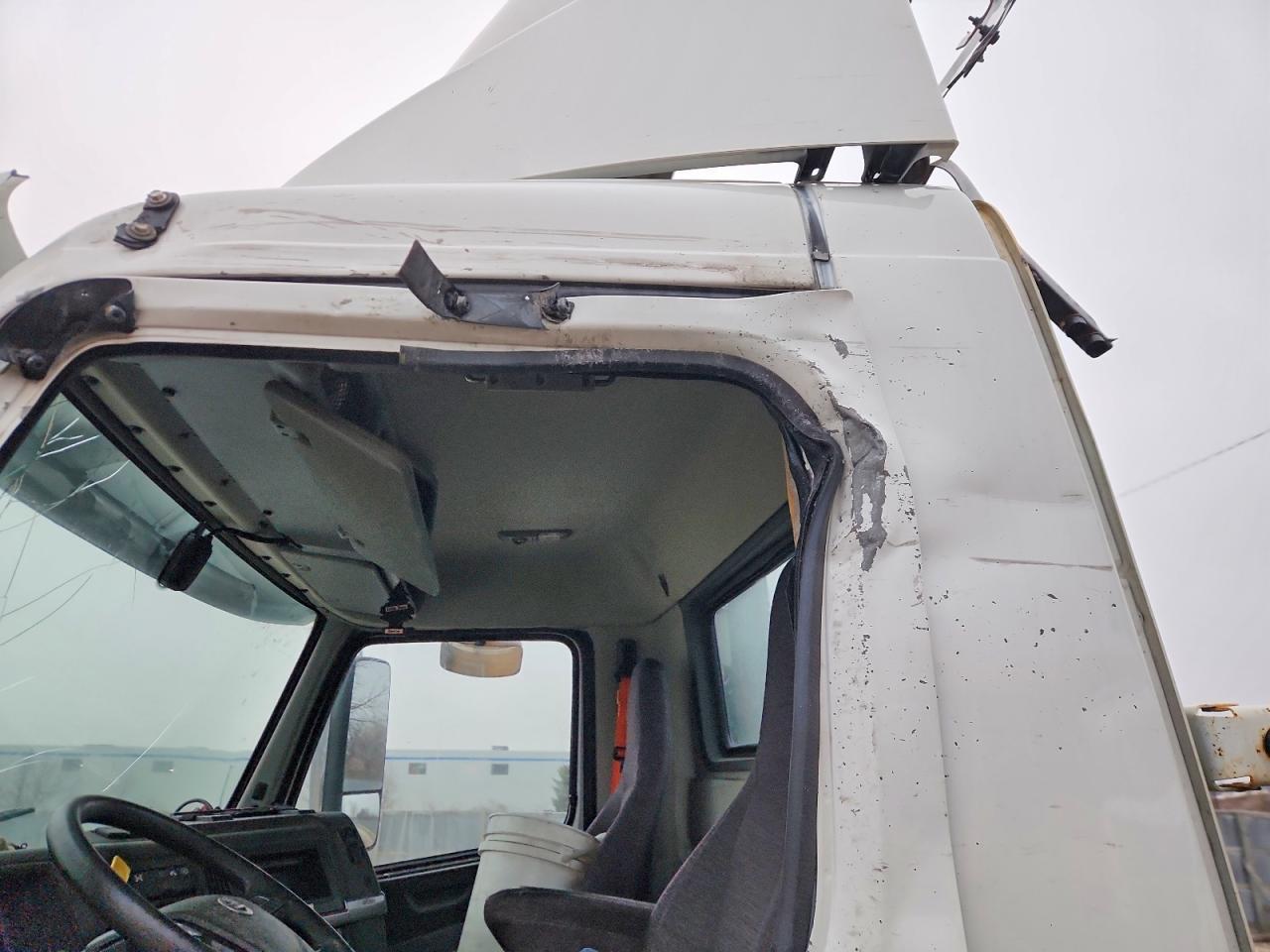 2019 Volvo VNR Semi Truck