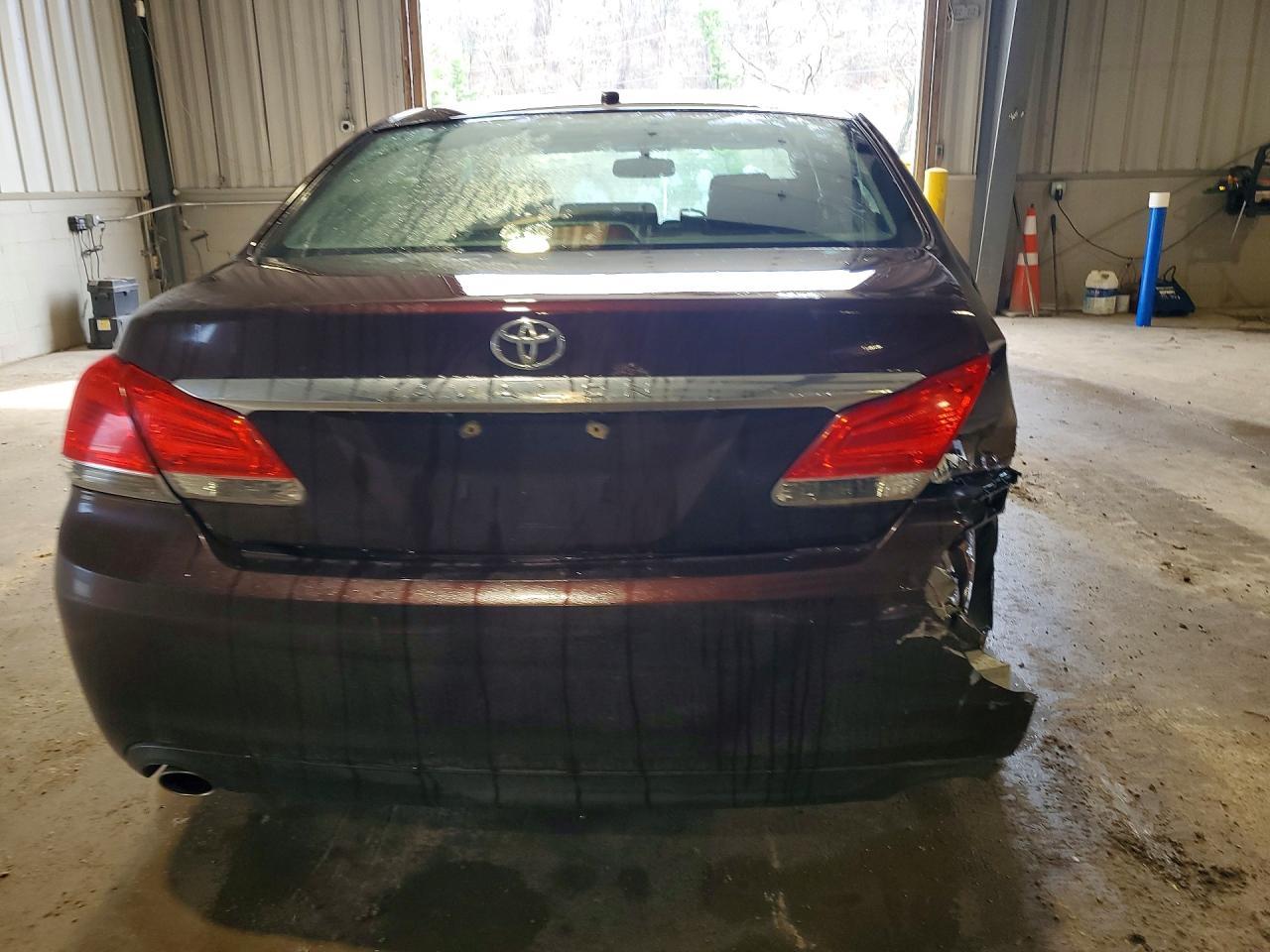 2012 Toyota Avalon Base