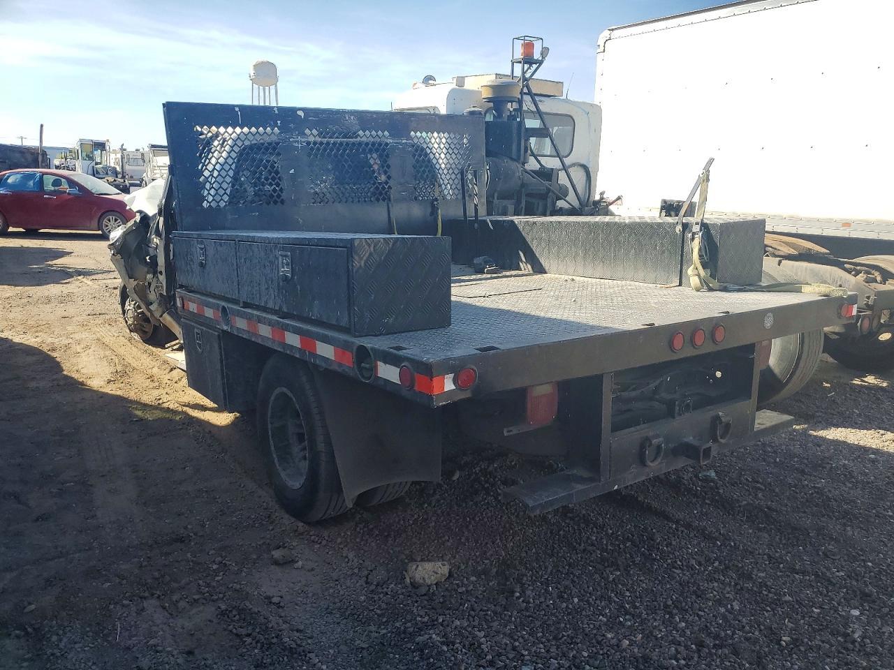 2015 Ford F350 Super Duty Flatbed Truck