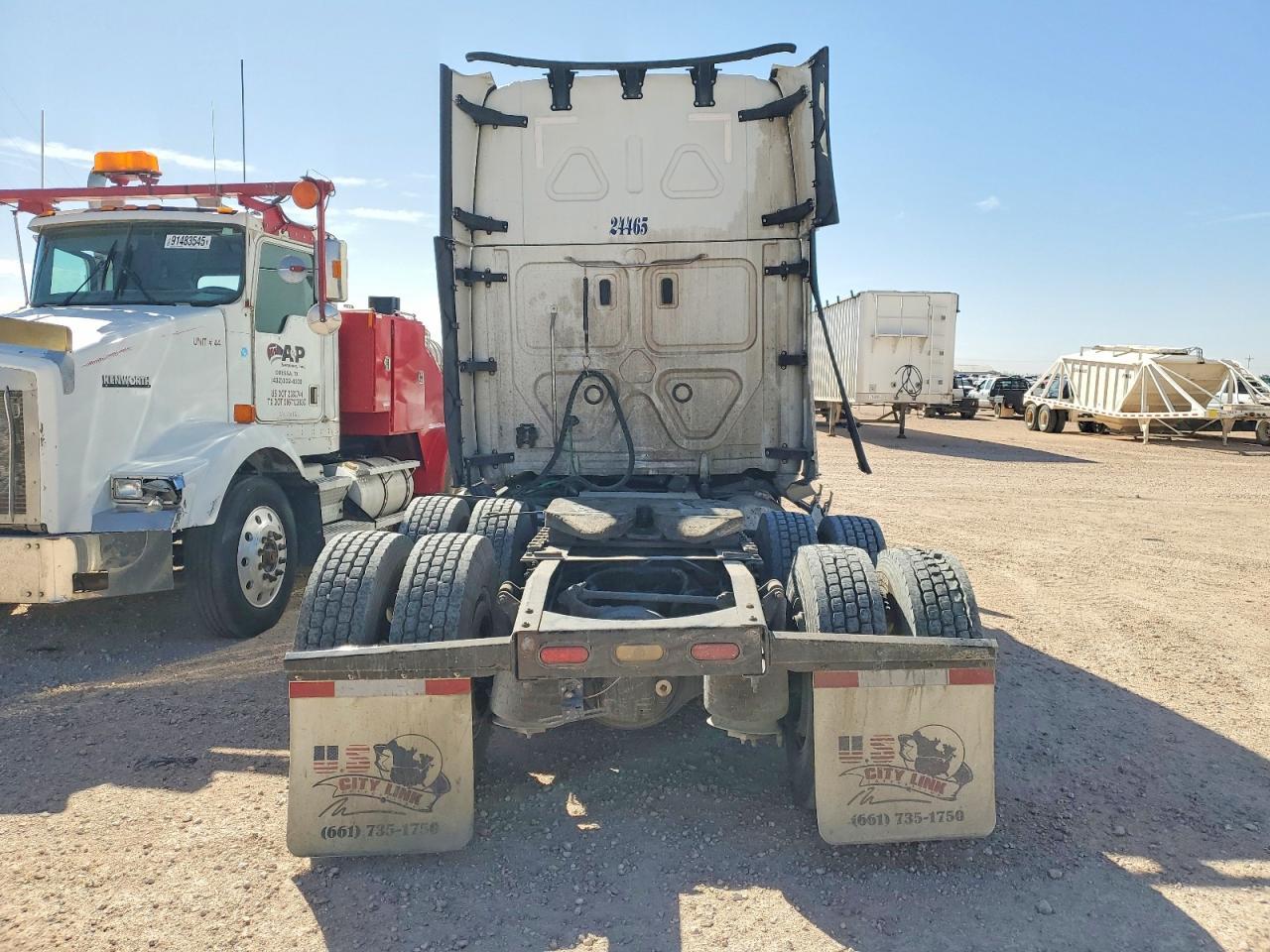 2022 Freigliner Cascadia 126