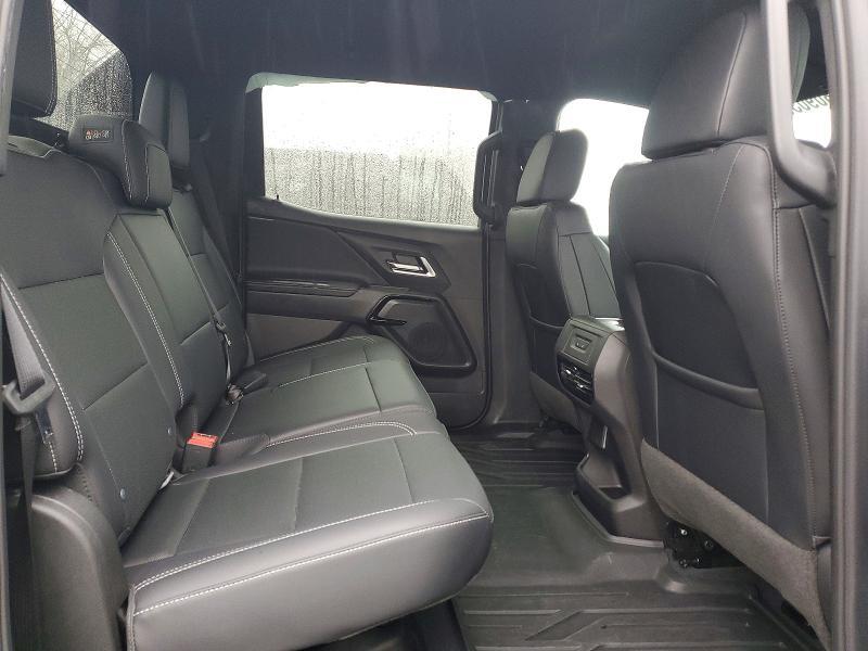 2025 Chevrolet Silverado lt