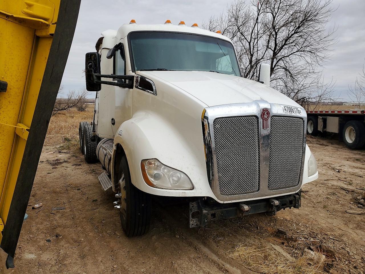 2020 Kenworth T680 Semi Truck