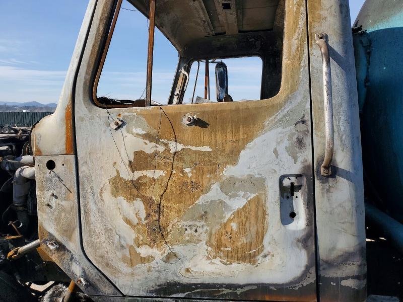 2001 International 4000 4700-refuse Truck