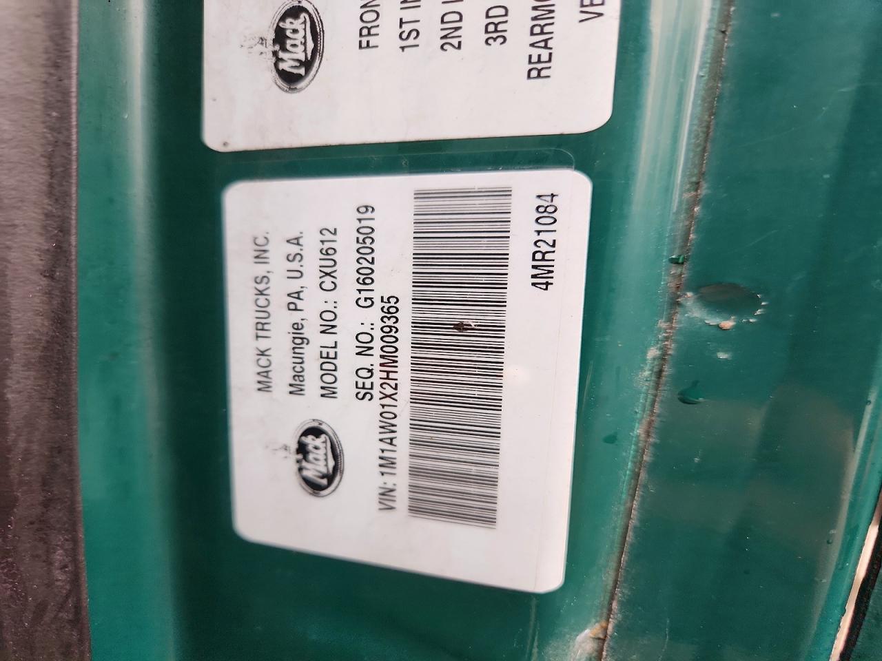 2017 Mack CX612 Semi Truck