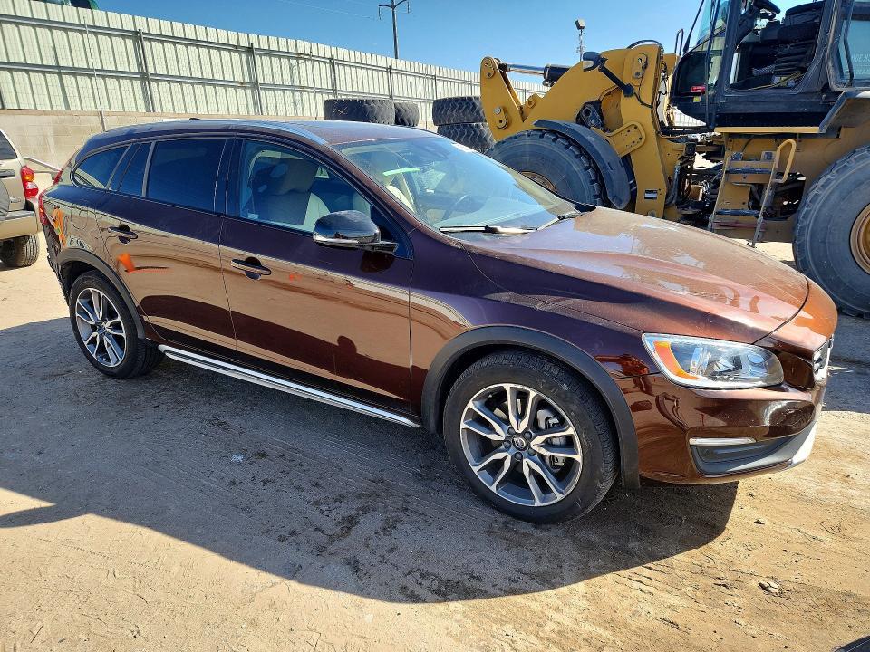 2018 Volvo V60 Cross Country Premier