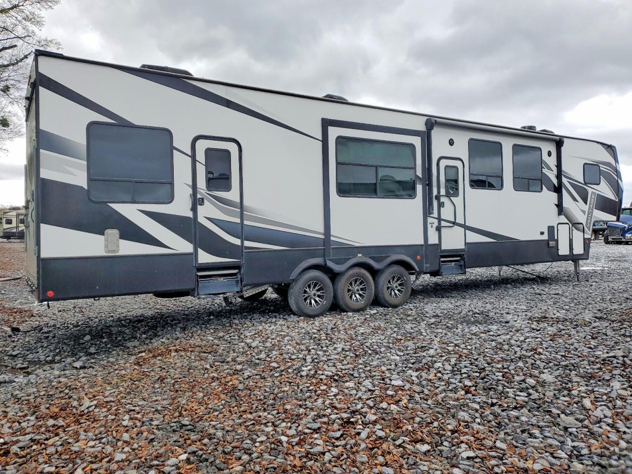 2021 Keystone Voltage Camper