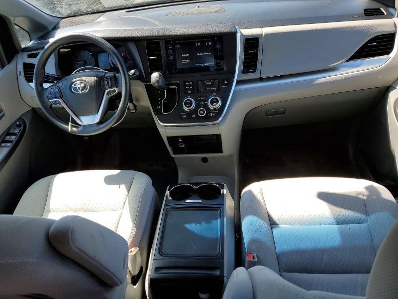 2017 Toyota Sienna le 8-passenger