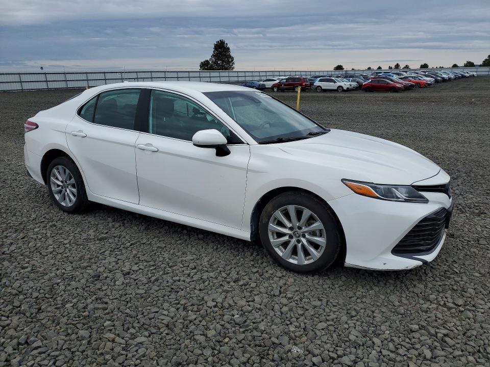2020 Toyota Camry le