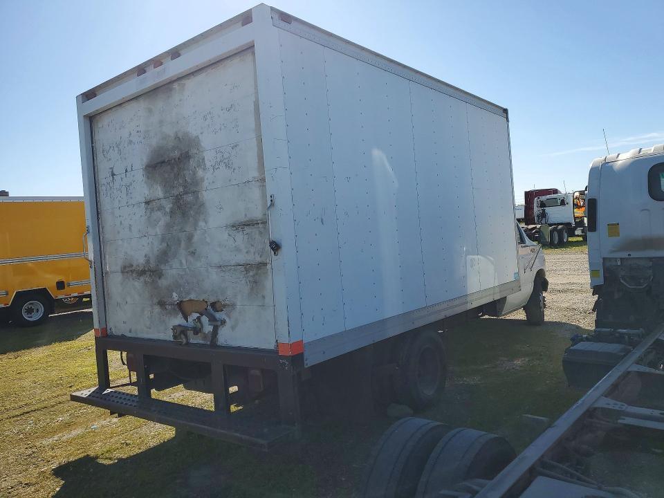 2002 Ford E350 box Truck