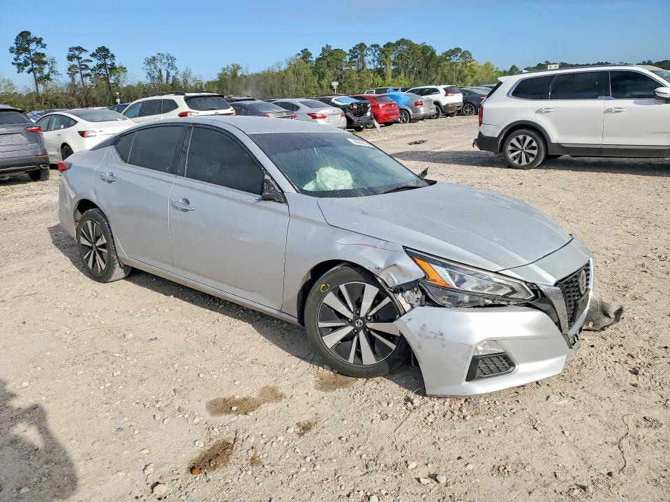 2021 Nissan Altima 2.5 sv