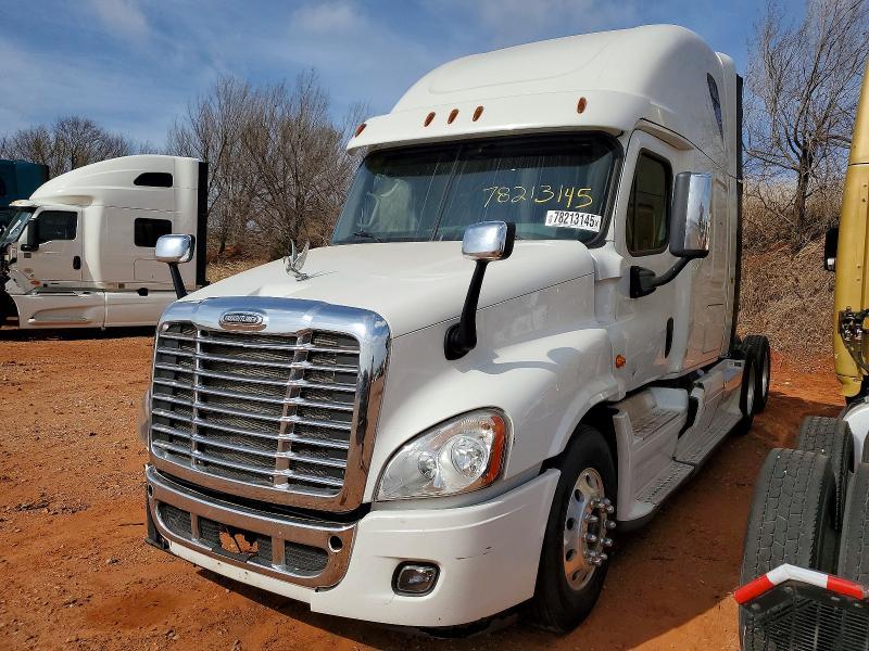 2015 Freigliner 2015 Freightliner Cascadia 125 Semi Truck