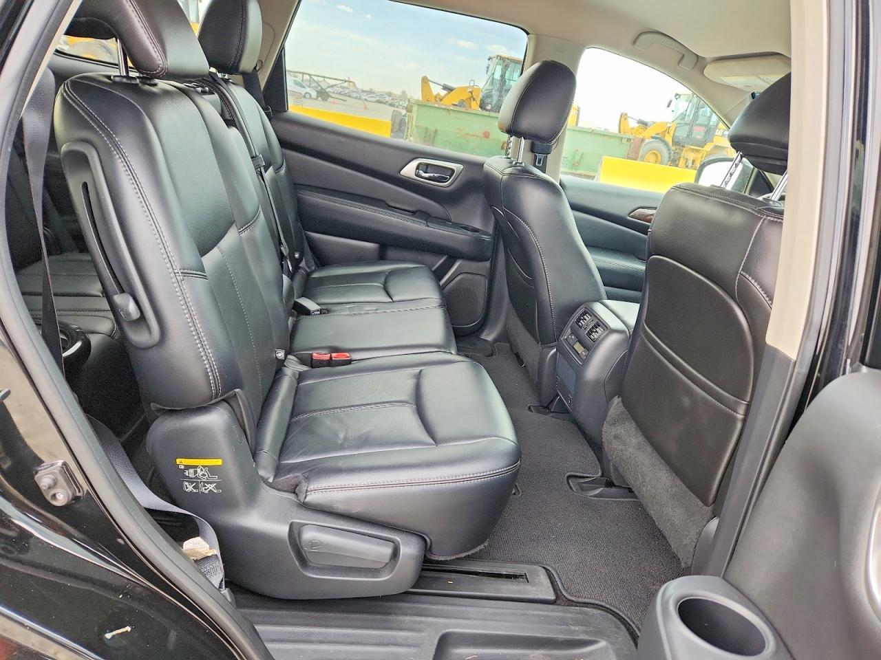 2014 Nissan Pathfinder sl
