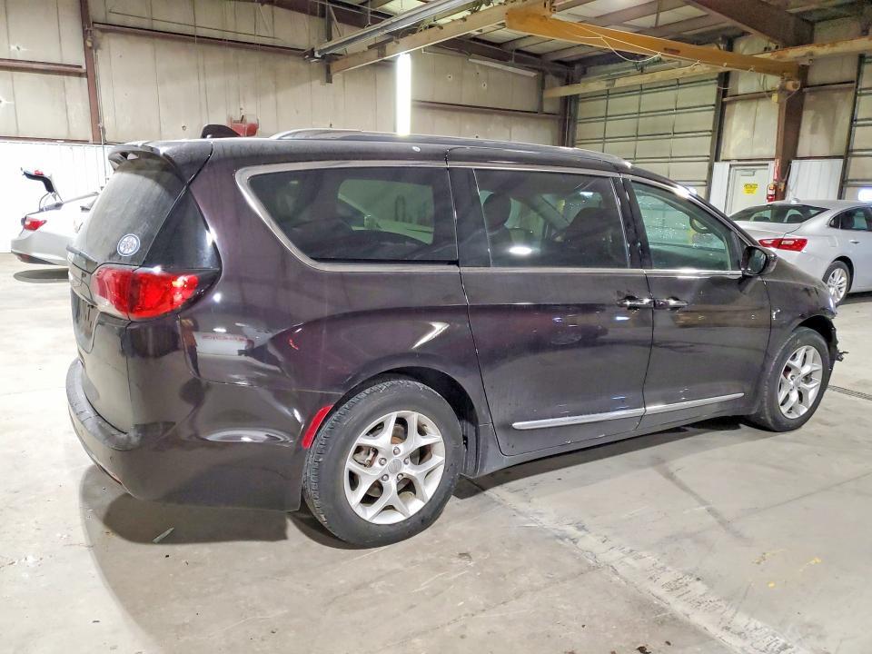 2017 Chrysler Pacifica Touring l Plus