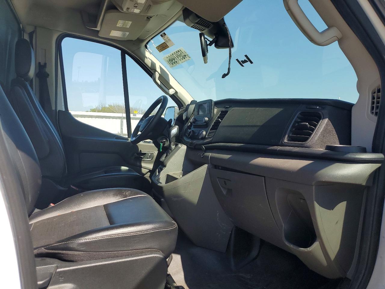 2022 Ford Transit Delivery Truck