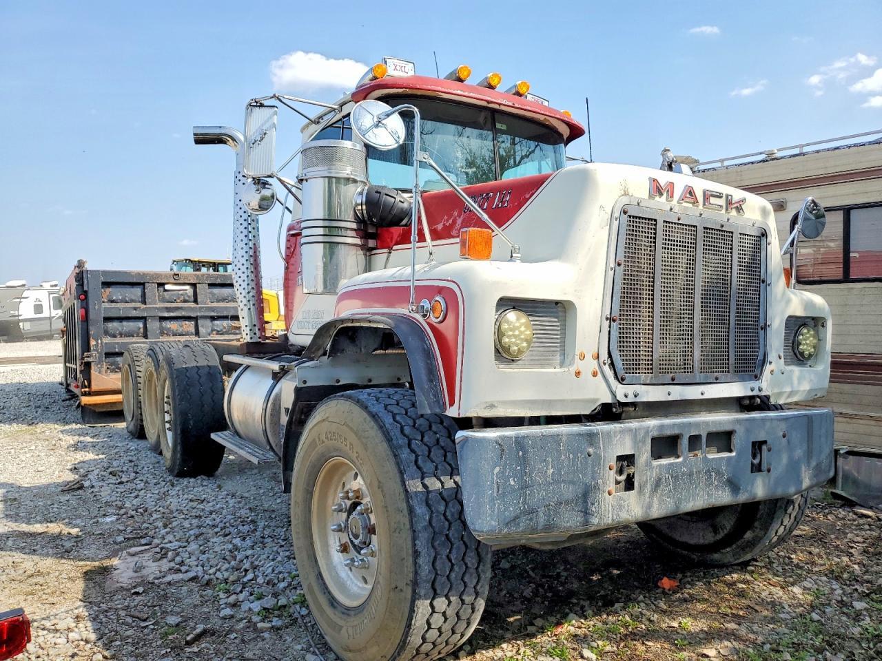 1985 Mack 600 RS600