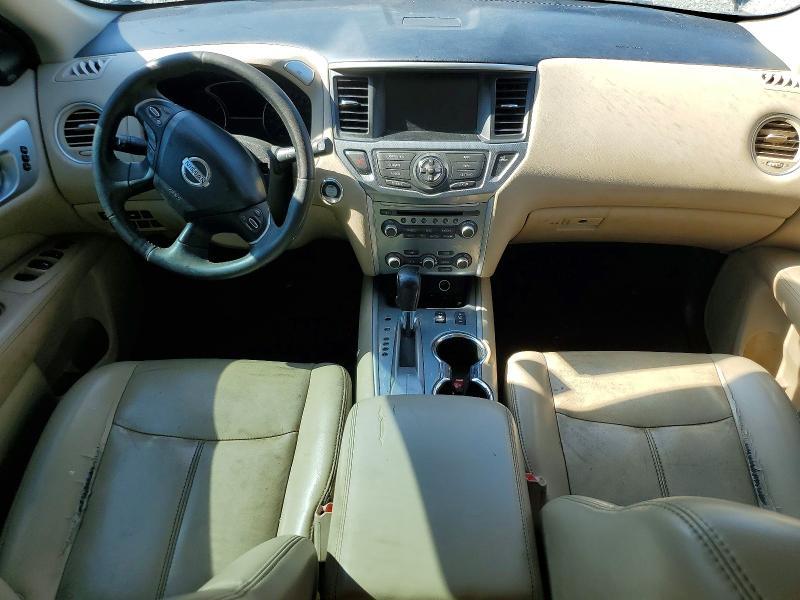 2017 Nissan Pathfinder sl