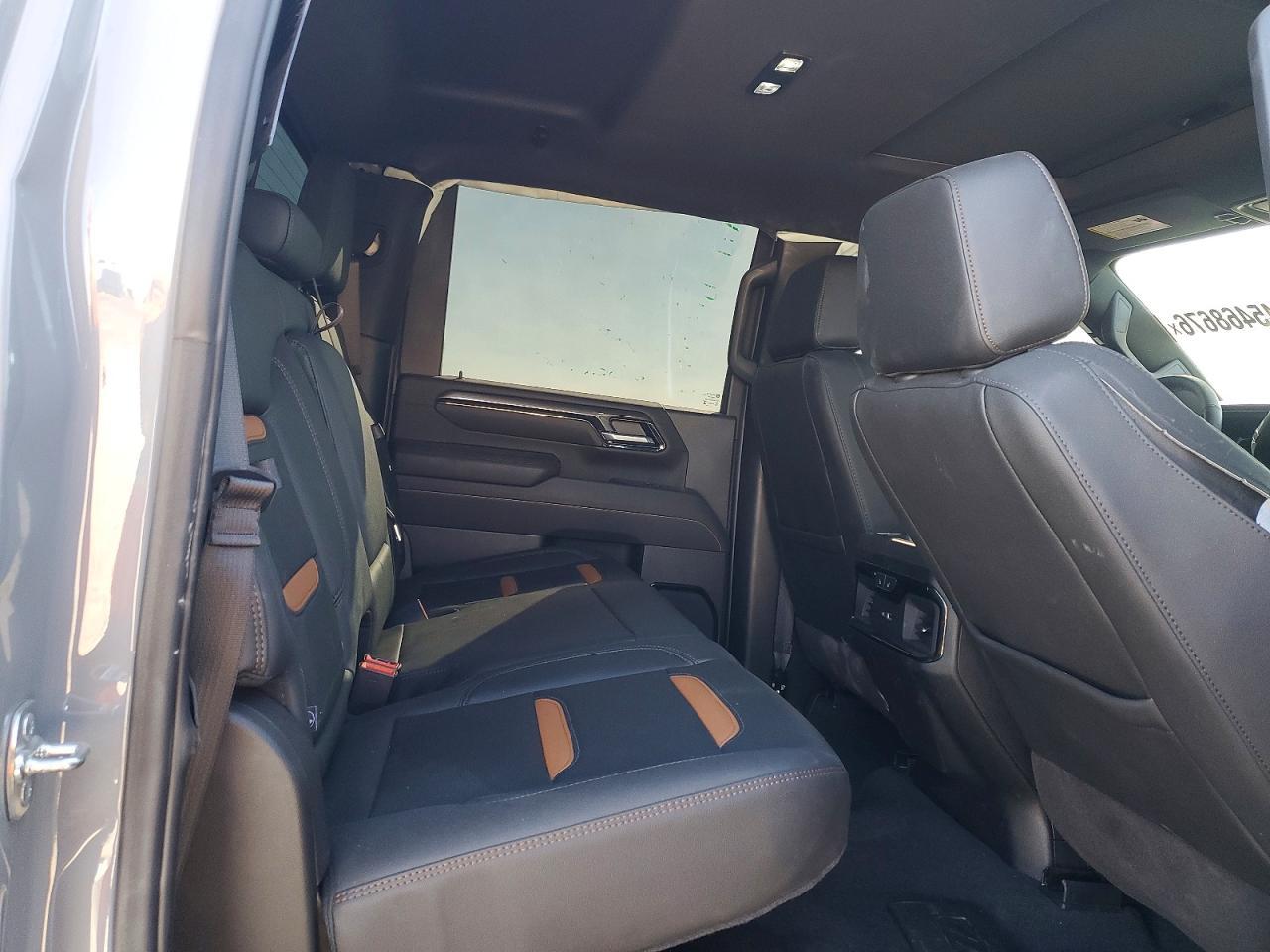 2025 GMC Sierra K2500 AT4