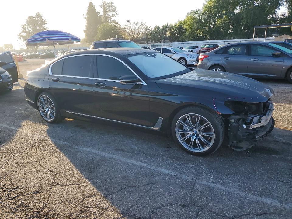 2019 BMW 740 i
